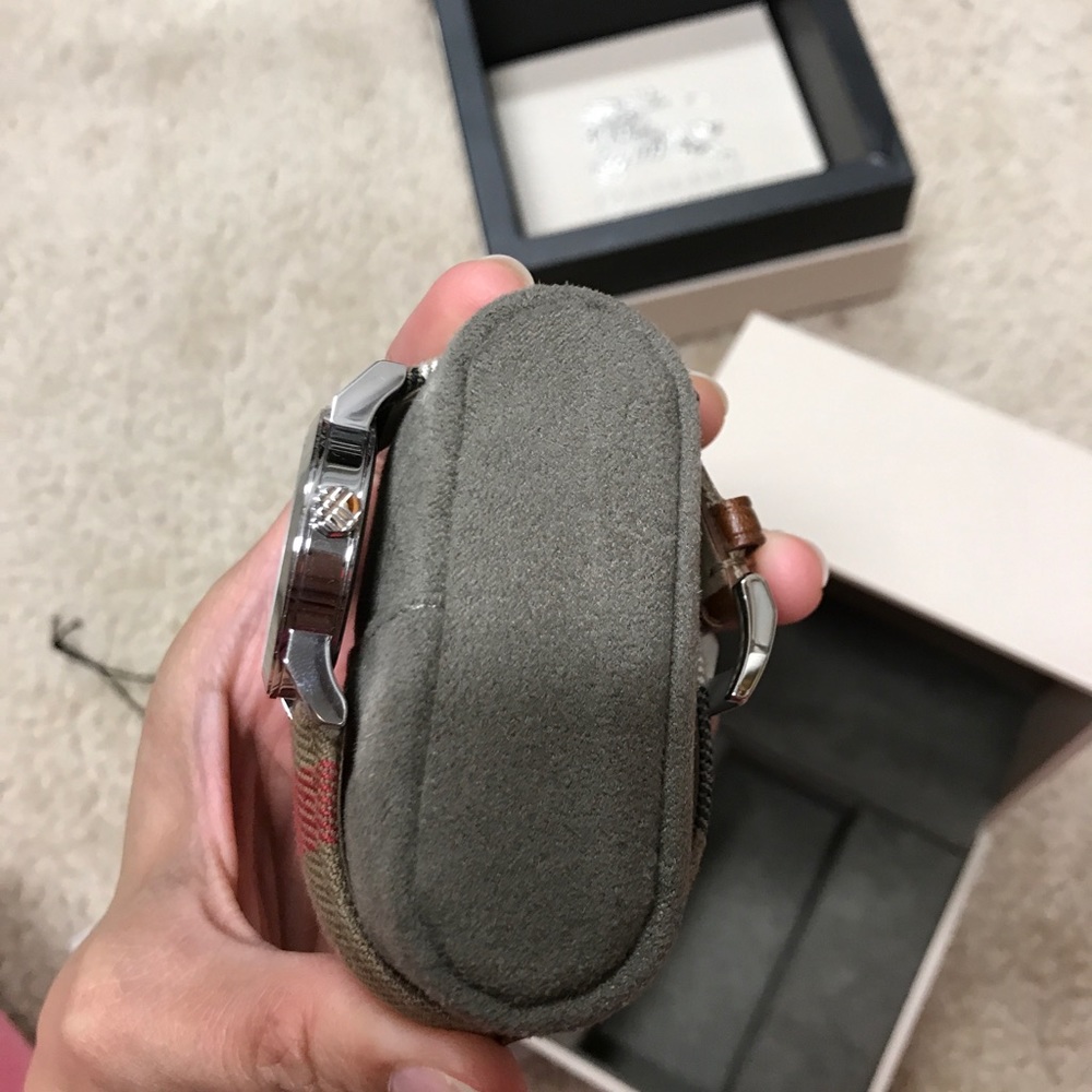 💯 authentic Burberry nova check watch - Picture 6 of 7
